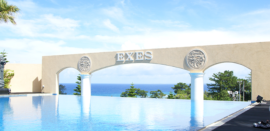 空と海が一体となった「ガーデンプール」