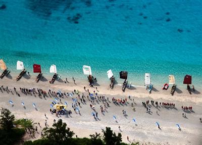 真夏の到来を告げる過酷なレース！座間味サバニ帆漕レースが今年も開