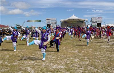 大人顔負けの躍動感ある演舞！「全沖縄こどもエイサーまつり」開催