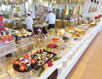 ホテルモトブリゾート＆スパが1周年記念！レストラン利用でオリオン