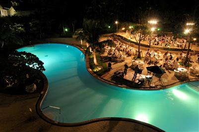 宜野湾市のラグナガーデンホテルで「プールサイドBBQ＆ビアガーデ