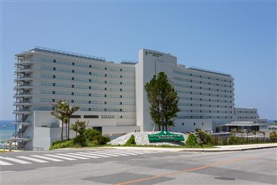 8月22日(土)、本部のリゾートホテルで八重山民謡とホテルディナ