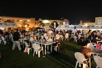 1コインで12酒造所の泡盛が飲み放題！嘉手納町で「泡盛まつり」が