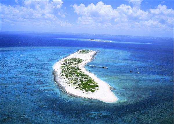 サンゴ礁に囲まれた無人島、ナガンヌ島で「2019 ナガンヌビーチ