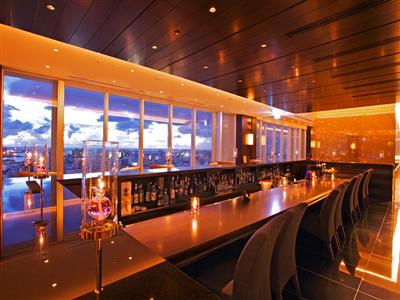 ホテルの最上階バーラウンジでスパークリングワイン飲み放題+北海道