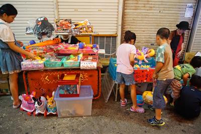 今年で10年！那覇市の栄町市場で「栄町市場屋台祭り」が開催