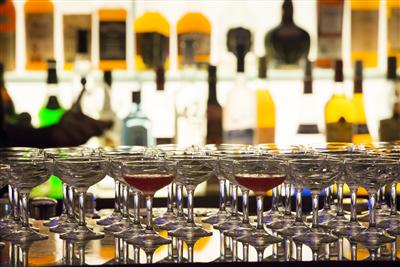 ハイアットのホテル最上階にある「the bar（ザ・バー）」でド