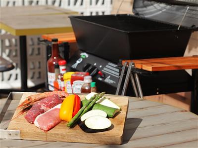 開放的なテラスでBBQ！1000円で楽しめる「せんバル」など多様