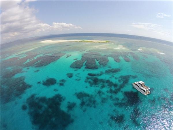 那覇からわずか20分！手軽にケラマブルーを満喫できる「クエフ島上