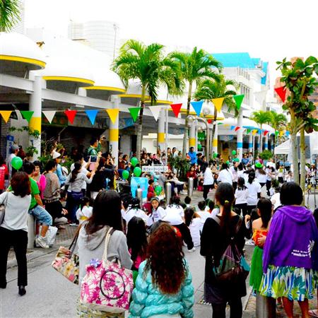 3か月に一度の街中ミュージックフェス！沖縄市中央パークアベニュー