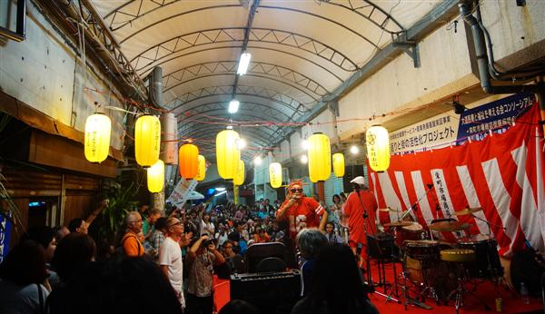 那覇市の栄町市場で6月～10月の毎月最終土曜日、「栄町市場屋台祭