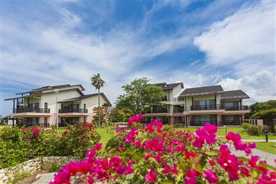 オクマ プライベートビーチ ＆ リゾートで季節の「花風キャンペー