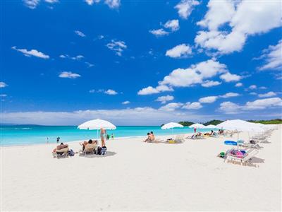 マグロ解体ショーや無料アクティビティも！オクマビーチの海開きイベ