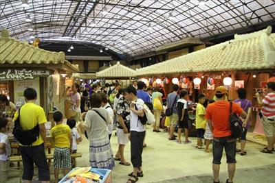 バイキング食べ放題に蛍に星座観賞！今年も「琉球村夏祭り2019」