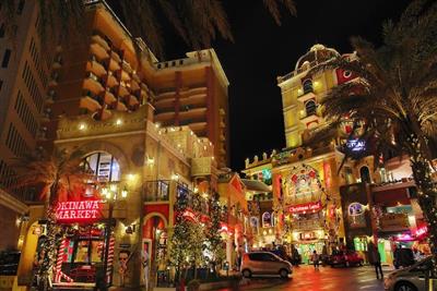 美浜アメリカンビレッジのイルミネーションがスタート！美しくライト