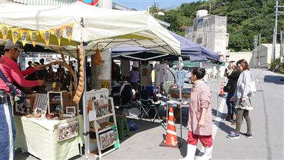 作り手との会話が楽しい！本部町営市場で「第140回 夜のもとぶ手