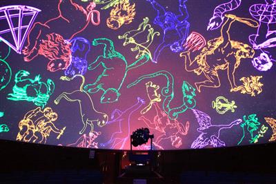 「夏休み天体観察会」が那覇市牧志駅前ほしぞら公民館で開催