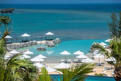 開業後初の海開き！「ハイアット リージェンシー 瀬良垣アイランド