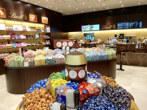 まさに大人のチョコレート！スイス発祥リンツ ショコラ カフェが沖