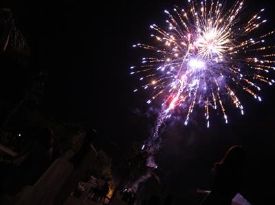 屋台やライブステージも！KARIYUSHI LCH. RESOR