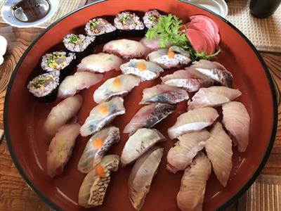 船でしか行けない隠れ食事処で海の幸を堪能！酒造で試飲体験や明太子