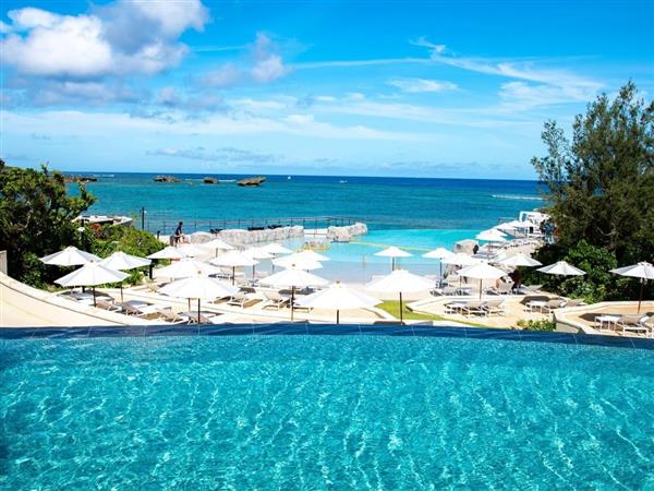 プールからの眺めも美しい！ハイアット国内唯一のビーチリゾート「ハ