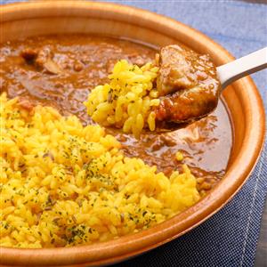 第一弾は那覇の⼈気店とコラボ！沖縄ファミリーマートの「地域ド密着