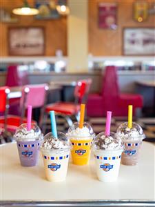 「ブルーシール」から新メニューが登場！ボリュームたっぷりなシェイ