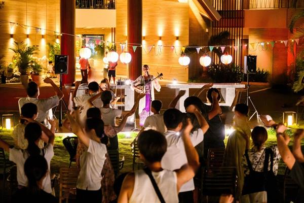 ビールとお祭り屋台が楽しめる「OKINAWA SUMMER NI