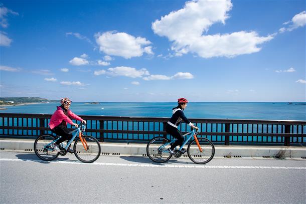 海沿いを絶景サイクリング。