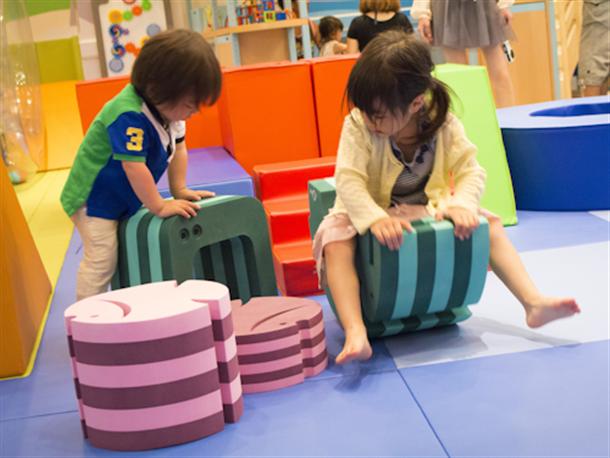 カラフルな遊具がたくさん♪
