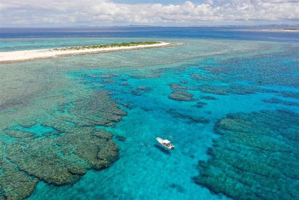 那覇から船でたったの30分で行ける無人島
