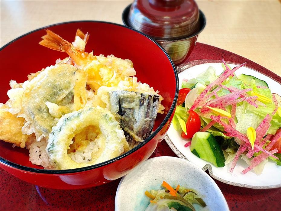 【土・日限定】天使海老と県産野菜の天丼　通常2,938円⇒2,300円 　