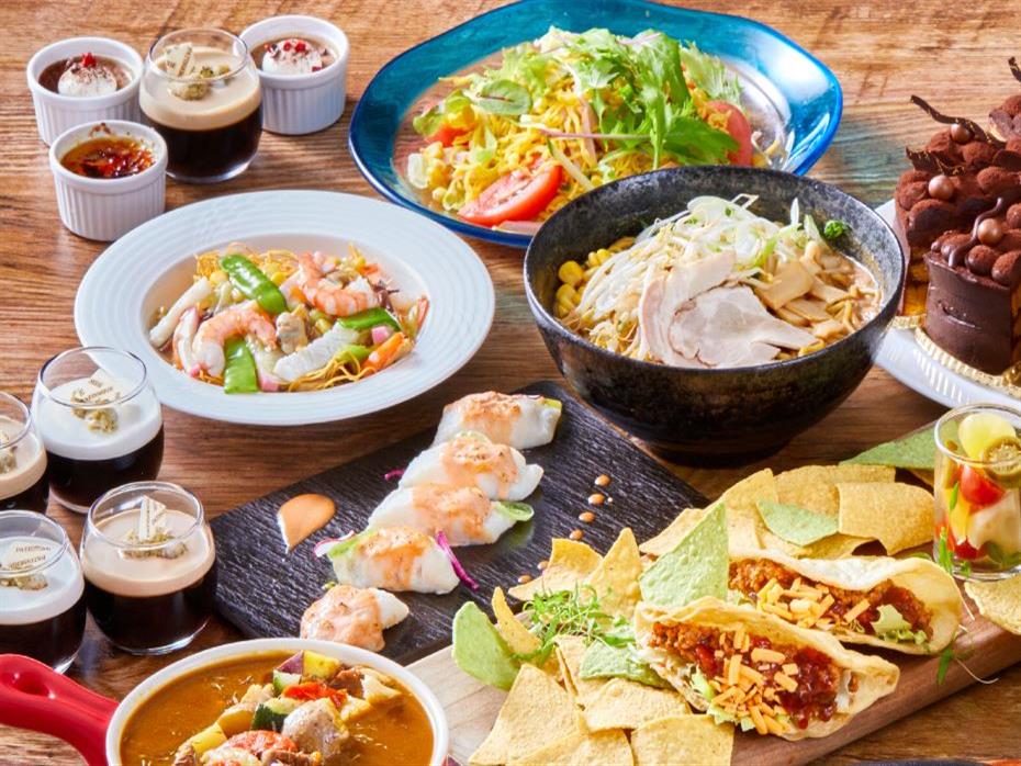 【ブラックフライデー】3,500円もお得★カニも食べ放題♪ビール&泡盛飲み放題付きディナーブッフェ！週末には三線ライブも開催中♪