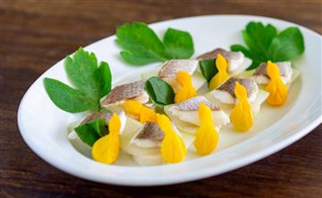 白身魚のマース煮　島野菜添え