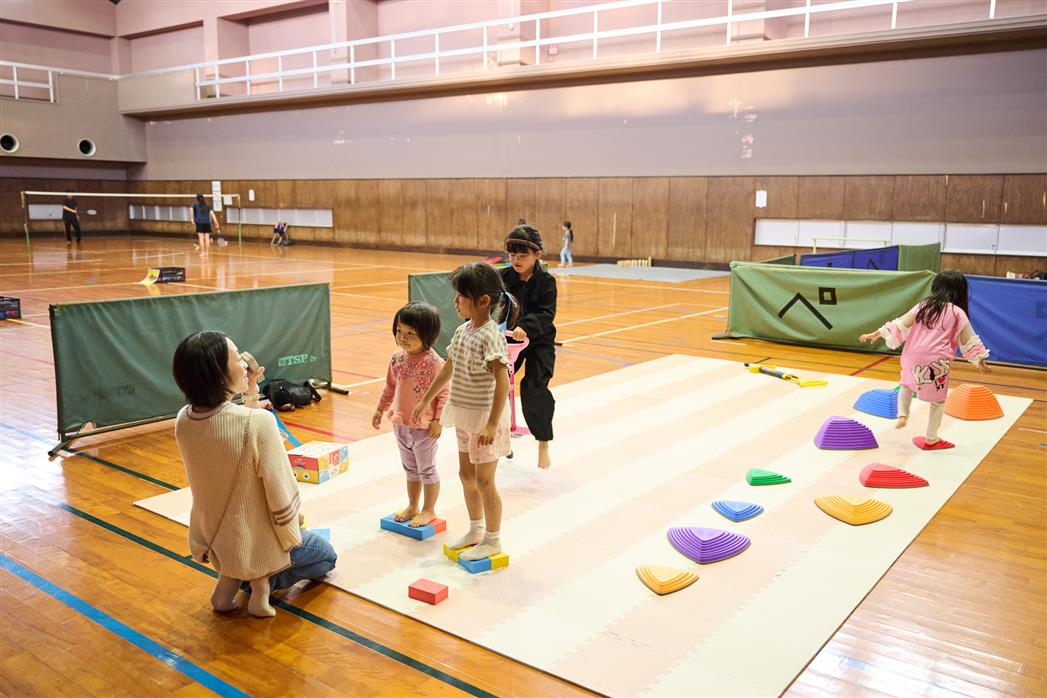 小さなお子様も遊べる遊具もご用意しております