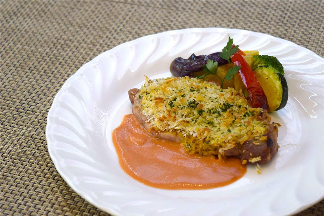 ＼10月新メニュー／お肉や魚メインが月替わり！選べる4種のメインディッシュランチ♪デザートや食後のコーヒー付き★