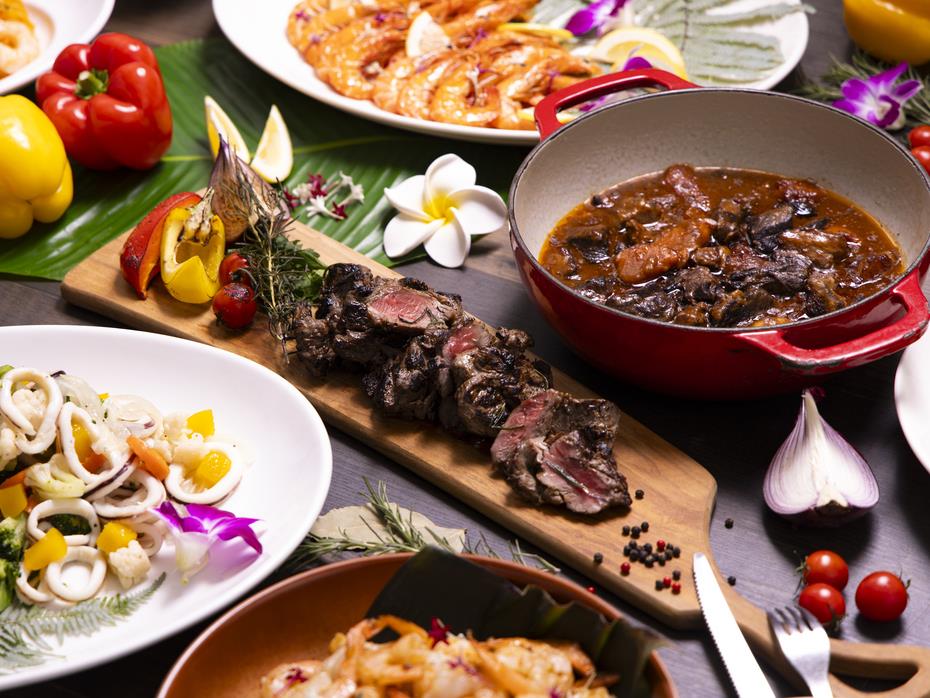 ステーキや、やわらか煮込みハンバーグシークワーサーソース