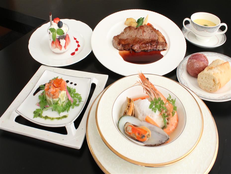 旬の彩り洋食セット（月～木曜日）/11-12月