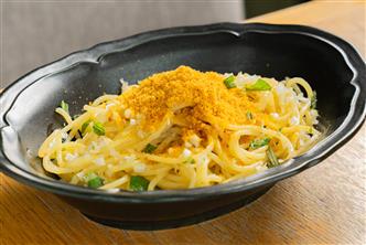 からすみと島らっきょう、フーチバーのペペロンチーノ　スパゲッティ