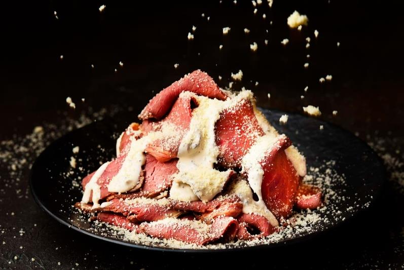 【母の日ビュッフェ】＼14%OFF＋ギフト付／～目覚めよ食欲、うまいは正義だ！「背徳のミートフェア」～とろける肉の旨味とクリーミーなコクを掛け合わせた、満足感あふれるメニュー！洋食に中華・アジアン料理も♪さらに海鮮丼も食べ放題！※当日11時まで予約OK　大人の方に次回使える1,000円ディスカウント券付きで更にお得‼