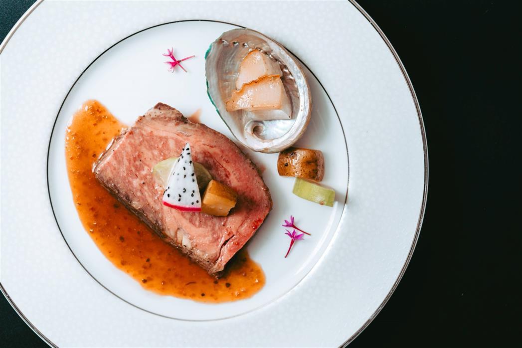 ★最大14％OFF★ 天然温泉で癒される贅沢ランチブッフェ「国産和牛ステーキ」「アワビステーキ」「鰻のひつまぶし」など、豪華メニューが勢ぞろい★アルコールも飲み放題♪♪※当日11時まで予約OK