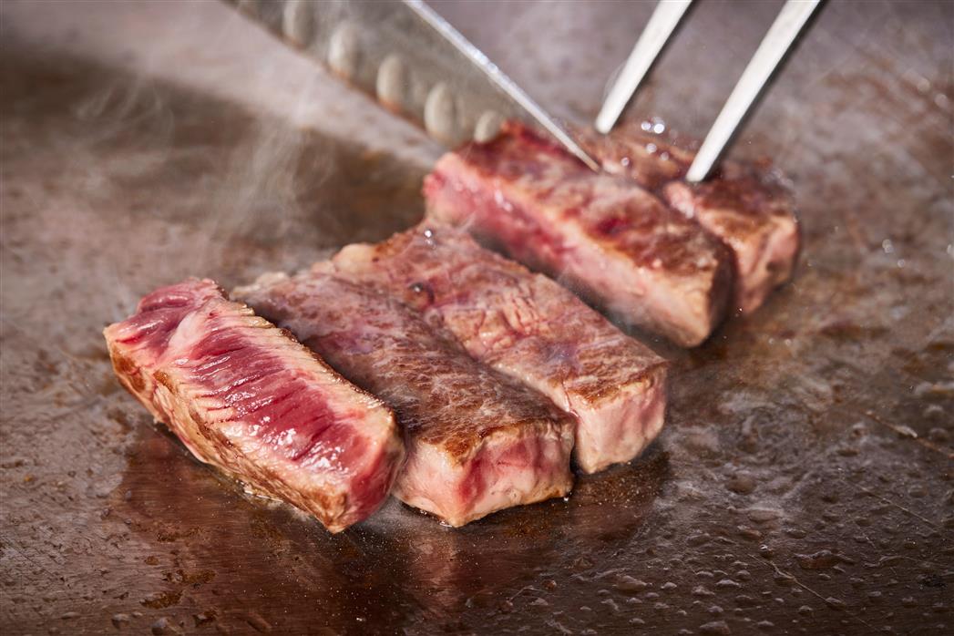 スペシャルプラン！！母の日2日間限定 ★2部制★ ～女性全員880円OFF～ 国産和牛＆アワビステーキ・鰻ひつまぶしにアルコールもついて食べ飲み放題！当日14時まで予約OK