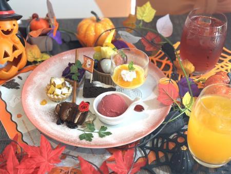 ＼10月限定メニュー／200円OFF★7種のデザートが楽しめる♪ハロウィンスイーツセット＆ドリンクバー付＼カフェ利用やお一人様も大歓迎／