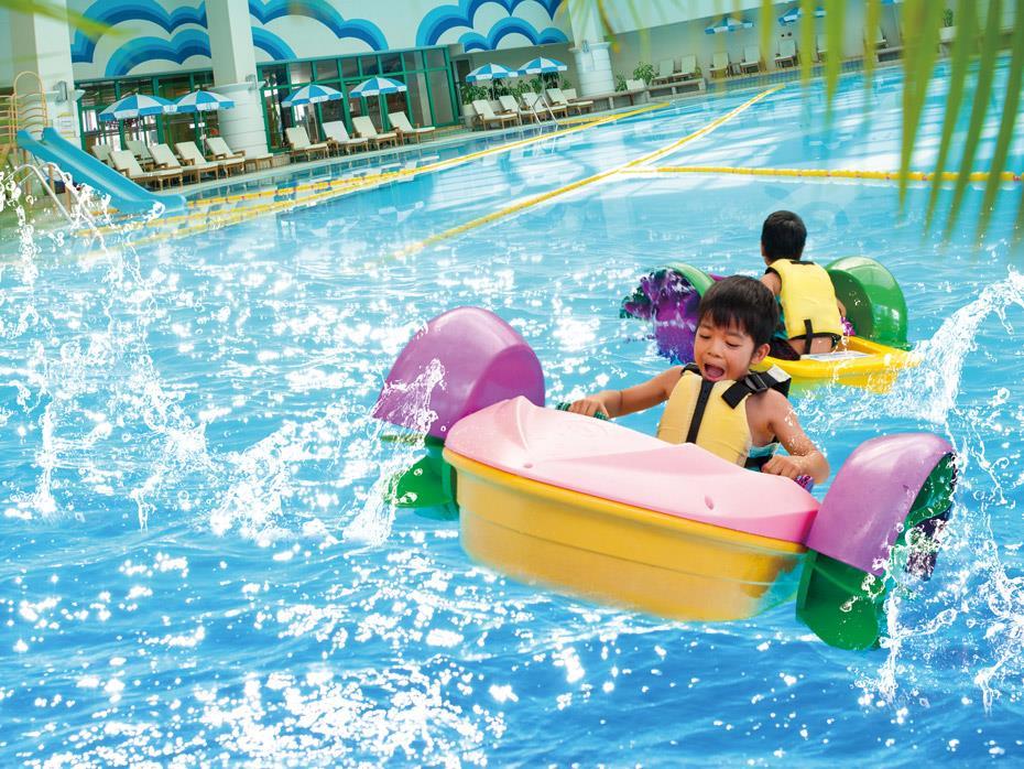 【2025☆日帰りセット】＼10％OFFの日替わりブッフェ＋プール／日替わりでビーフステーキやポークと野菜のBBQが登場！創作寿司や本場インド人が作るカレー4種&焼きたて手作りナンも食べ放題♪小学生未満のお子様は無料！～リザン マルシェ オータムフェスタ～