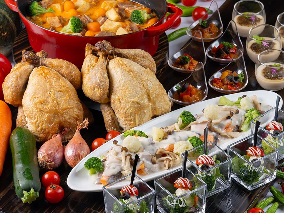 ＼10％OFFの日替わりブッフェ／日替わりでビーフステーキやポークと野菜のBBQが登場！創作寿司や本場インド人が作るカレー4種&焼きたて手作りナンも食べ放題♪小学生未満のお子様は無料！～リザンマルシェウィンターフェスタ～