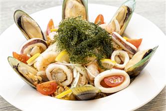 【コース内容】新玉ねぎと海の幸のマリネ