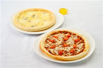 ピザはお任せになります！