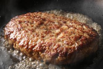 肉料理：ハンバーグ