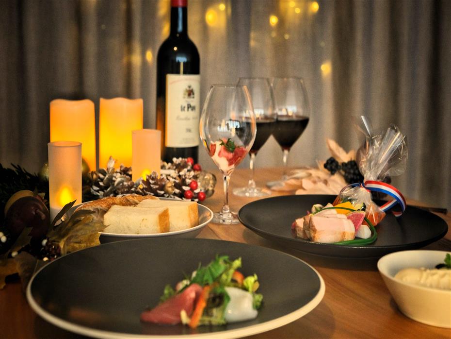 【2023☆クリスマス】2日間限定のシーバーグクリスマスディナー☆乾杯のスパークリングワイン1杯プレゼント付♪
